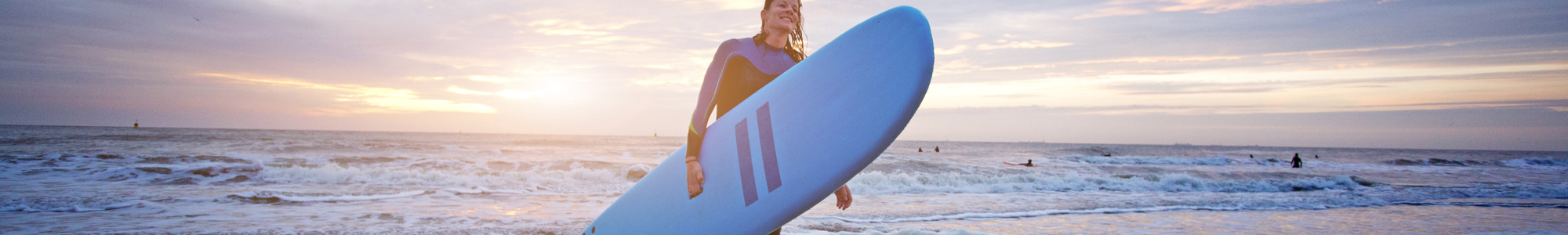 Surfer I Havskum